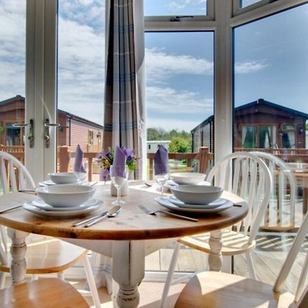 Stunning 3-Bed Hot Tub Lodge Northumberland Felton (Northumberland) Exterior foto